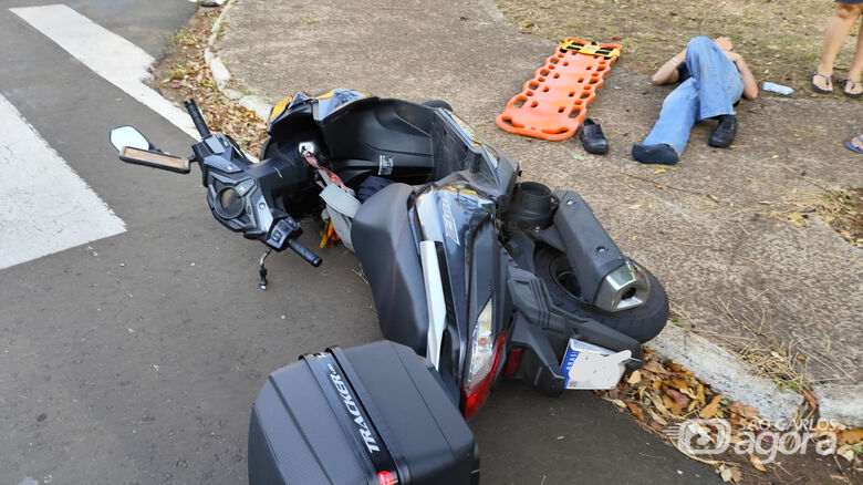 Motociclista de aplicativo e passageiro ficam feridos em acidente - Crédito: Maycon Maximino