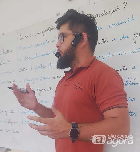 Dia dos Professores: uma homenagem à luta e dedicação dos educadores brasileiros - 