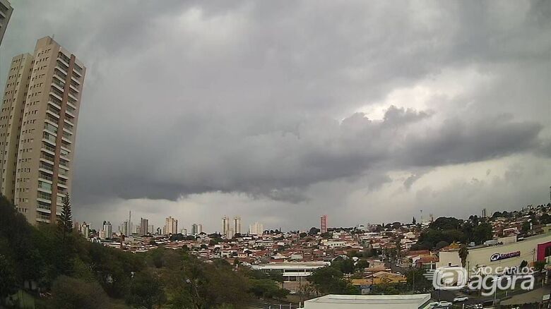 Chove em vários bairros de São Carlos no final da tarde desta quarta-feira  - 