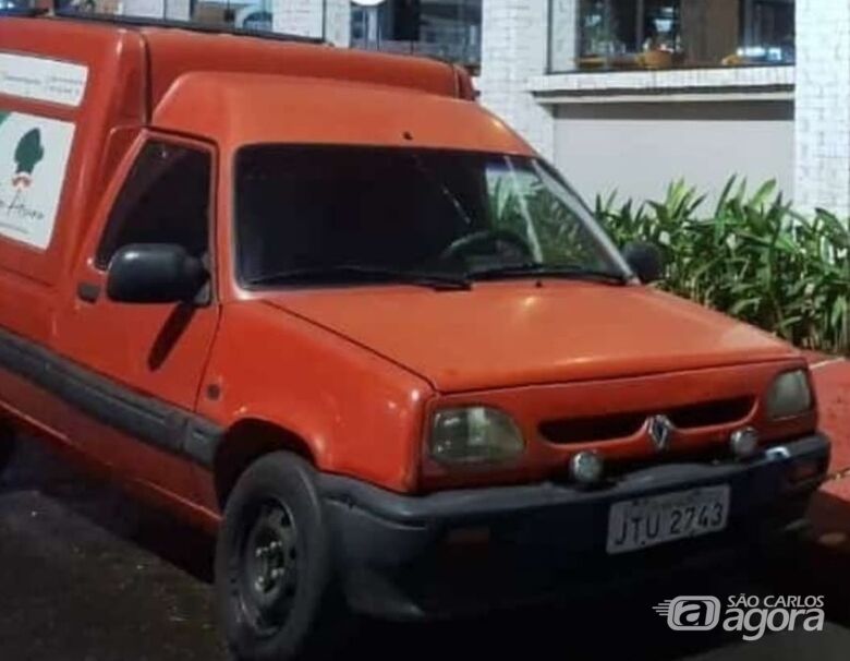 Carro é furtado no Centro; proprietário pede ajuda - 