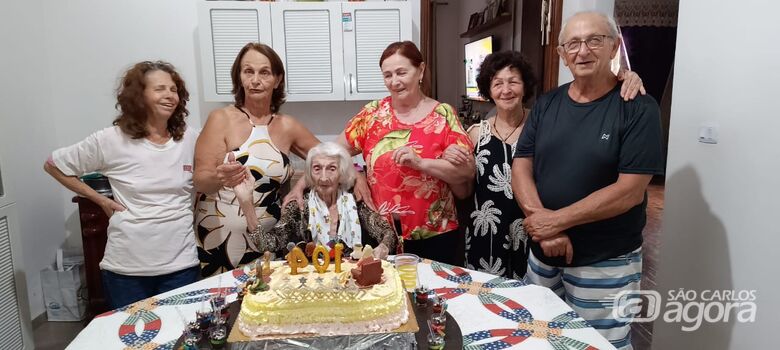 Ao lado de filhos, a matriarca Ondina comemora 104 anos bem vividos: leitora do São Carlos Agora - Crédito: Divulgação