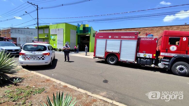 Explosão em empresa deixou dois feridos - Crédito: Maycon Maximino