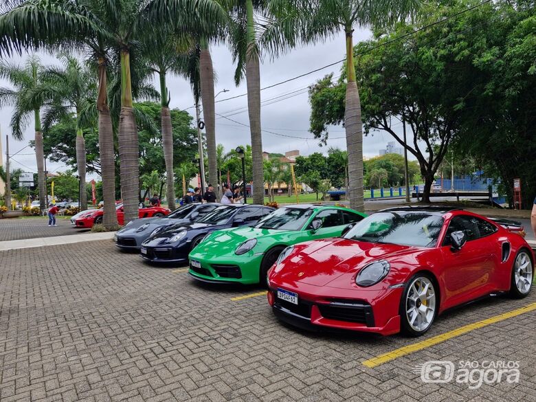 Carros expostos em São Carlos - Crédito: SCA