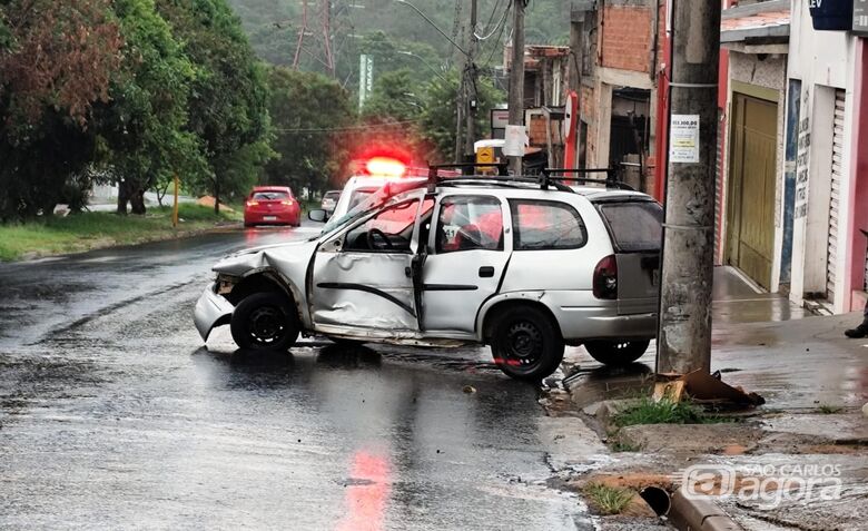 Corsa após colisão  - Crédito: Maycon Maximino