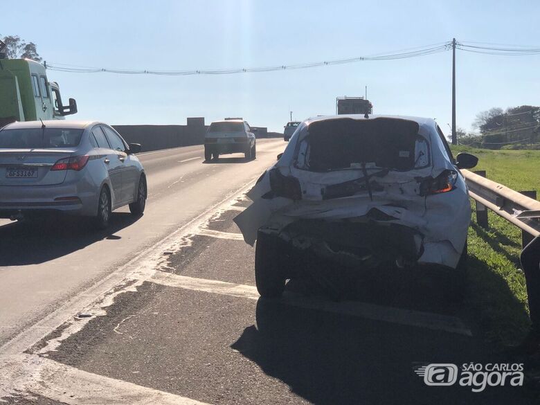 Peugeot ficou com a traseira destruída - Crédito: Gabriel Henrique