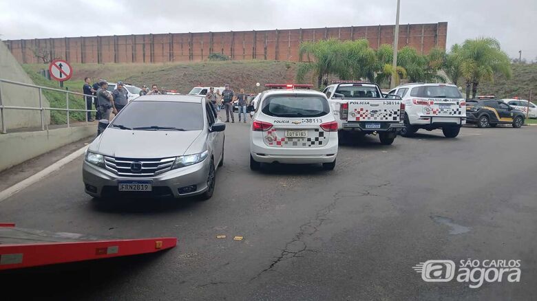 Ocorrência mobilizou várias equipes na entrada do Jardim Cruzado - 