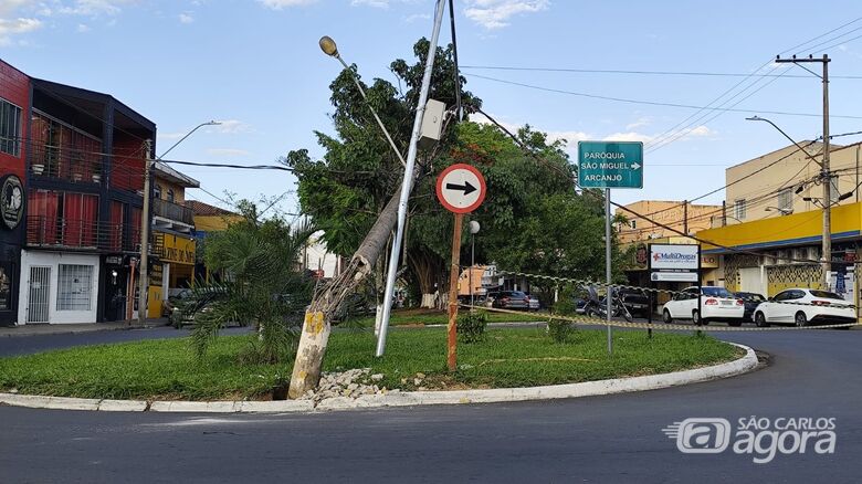 Poste danificado  - Crédito: Maycon Maximino