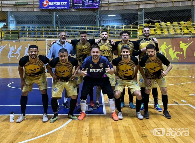 Falcão Dourado venceu e eliminou o Jardim Beatriz e é semifinalista na Copa São Carlos de Futsal - Crédito: Divulgação