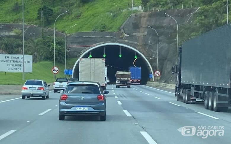 Rodovia dos Imigrantes no caminho da praia - Crédito: SCA