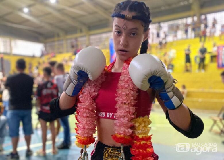 Sthefani Strano fez sua estreia na categoria 60kg com uma vitória contundente sobre uma adversária experiente - Crédito: Divulgação