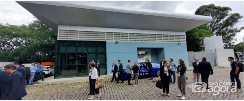 Combustível produzido na estação experimental abastecerá três ônibus urbanos, que circularão pelo campus da universidade, além de um rodoviário, com autonomia para ir e voltar de São Paulo a Piracicaba (foto: Elton Alisson/Agência FAPESP) - 