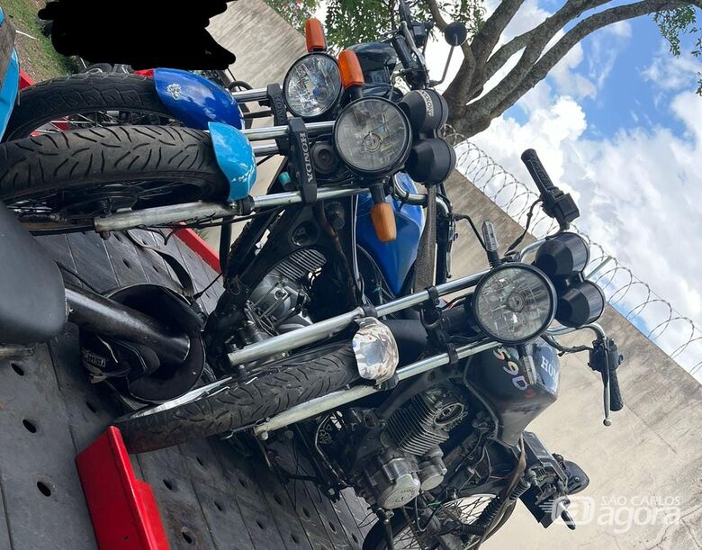 Dupla é detida com motos furtadas e adulteradas em Ibaté - 