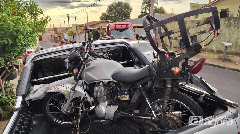 Duas pessoas ficam feridas após colisão entre motos no Jardim Gonzaga - 