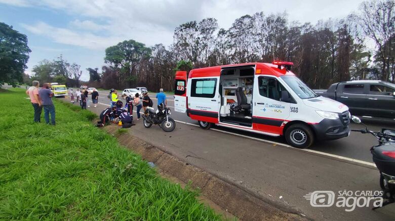 Adolescente é atendido: em seguida foi socorrido à Santa Casa - Crédito: Maycon Maximino