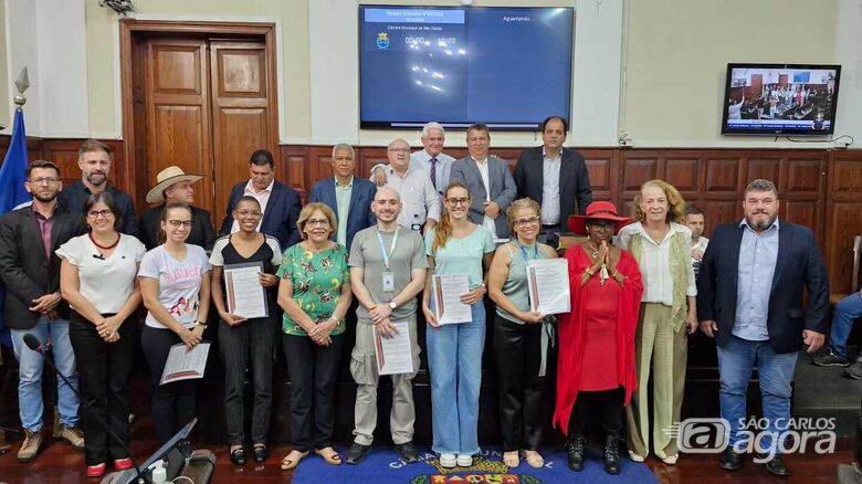 Municípe esteve na Câmara Muninicipal para homenagear profissionais da USF São Carlos - Crédito: SCA