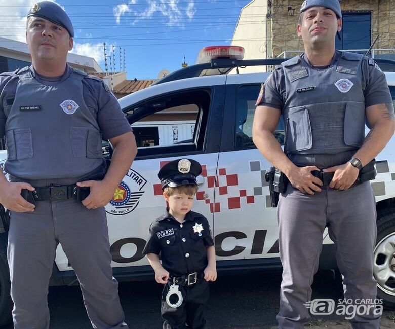 Polícia Militar realiza o sonho de aniversário do pequeno Heitor - 