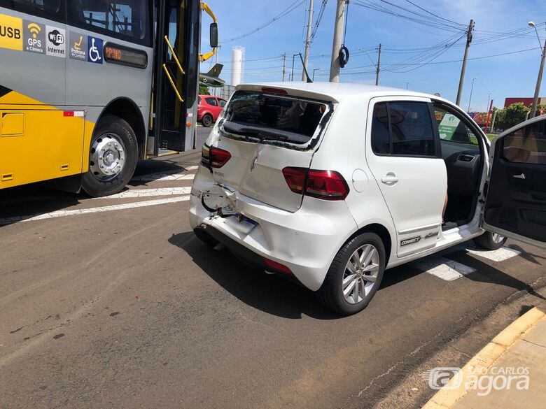 VW Fox ficou com a traseira danificada - Crédito: Gabriel Henrique