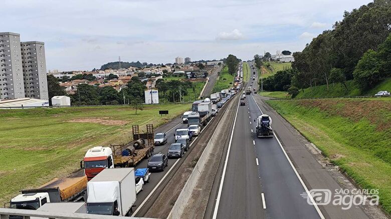 Trânsito ficou lento na SP-310 na manhã desta sexta-feira - Crédito: Maycon Maximino