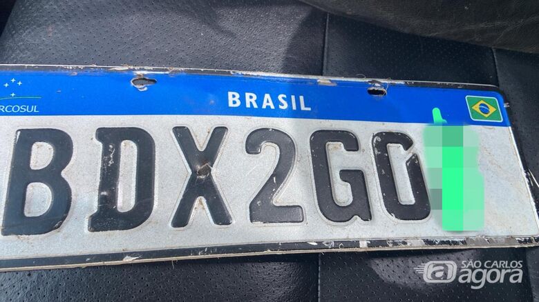 Uma das placas que foi localizada na rotatória do Cristo - Crédito: Divulgação