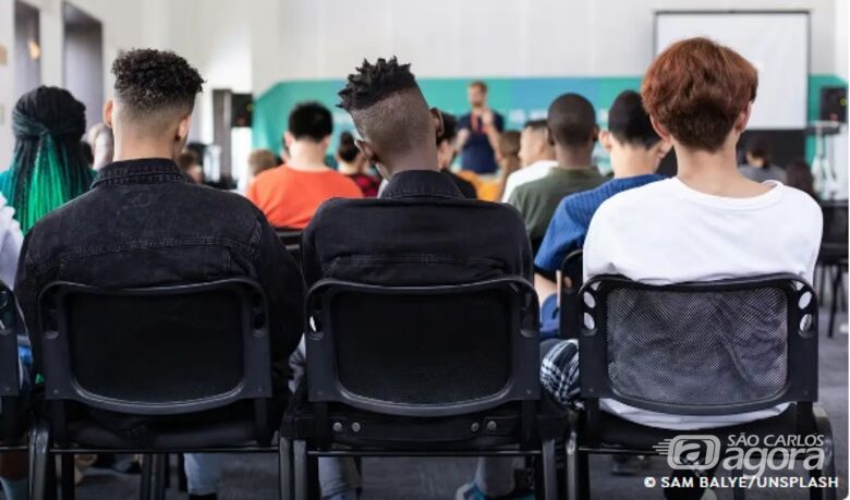 Brasil tem pelo menos 9 mil estudantes trans matriculados nas escolas - 