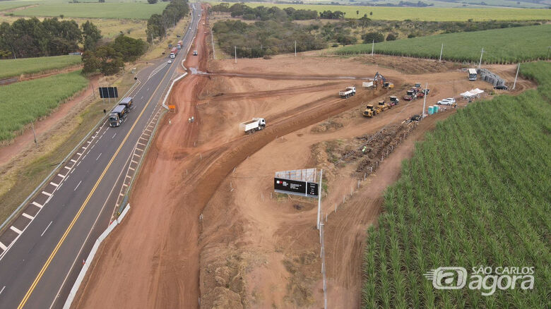 Duplicação da Rodovia Engenheiro Thales de Lorena Peixoto Júnior na SP-318 avança; motoristas precisam ficar atentos - 