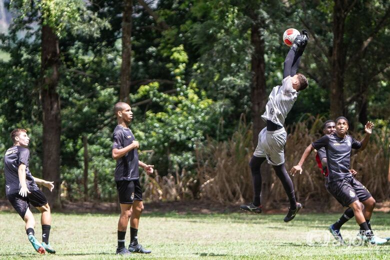 Águia treina de olho na decisiva partida contra o Cruzeiro - Crédito: Lourival Izaque