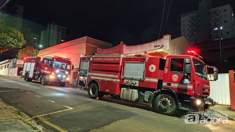 Viaturas do Corpo de Bombeiros atenderam a ocorrência - Crédito: Maycon Maximino