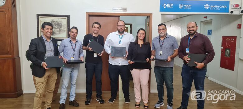 Santa Casa recebe doação de 15 laptops da Amdocs Brasil - 