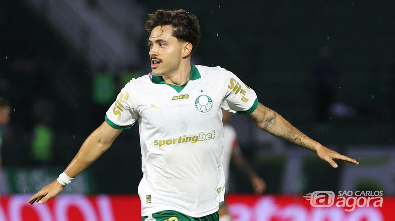 Maurício comemora o segundo gol palmeirense na goleada em cima do Guarani - Crédito: Fabio Menotti/Palmeiras/by Canon