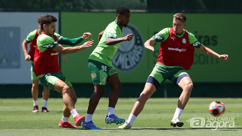 Raphael Veiga, Allan e Bruno Fuchs durante treinamento na Academia de Futebol: Palmeiras busca vaga na final do Paulistão - Crédito: Cesar Greco/Palmeiras/by Canon