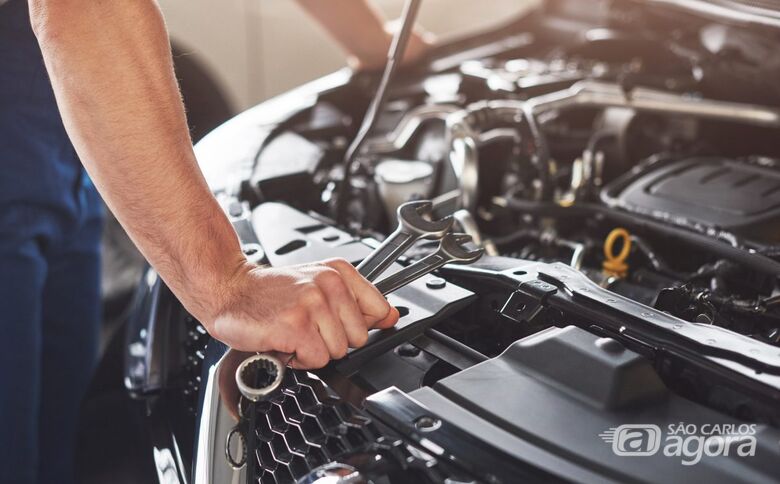 Garantia de motor e câmbio de 3 meses? Saiba quais são os direitos ao comprar um veículo seminovo ou usado - Crédito: Freepik
