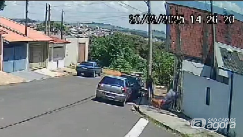 Homem é atacado por pitbulls ao sair do carro em São Carlos - 