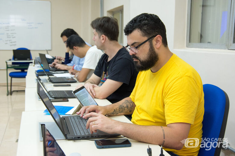 Carga horária dos cursos é de 360 horas, distribuídas em 15 meses, incluindo elaboração e apresentação de monografia - Crédito: Roberto Sungi