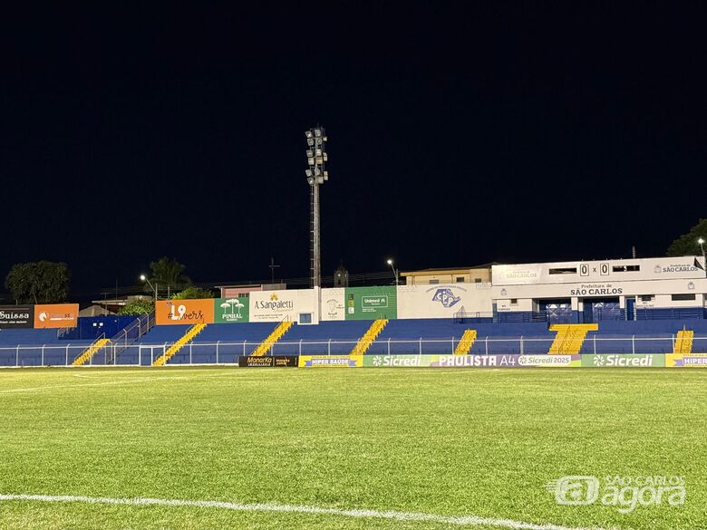 Torre onde os fios foram furtados: no escuro - Crédito: Divulgação