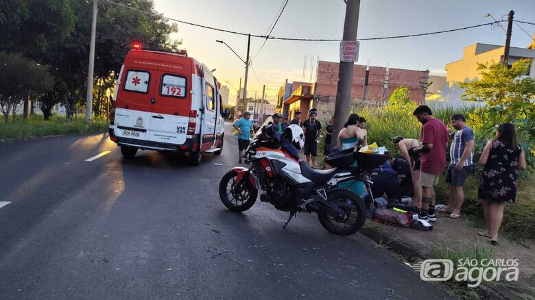 Motociclista que colidiu em poste não resiste aos ferimentos e falece no hospital  - Crédito: Maycon Maximino