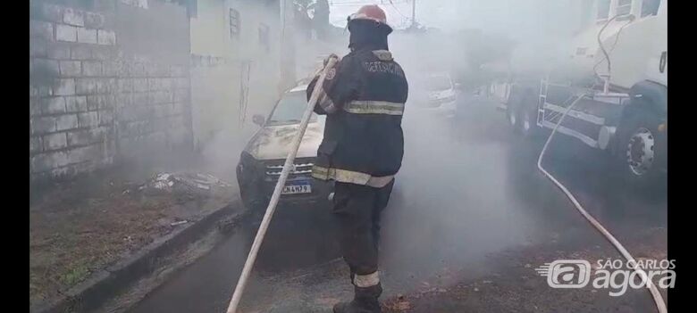 Picape pega no centro de Ribeirão Bonito - Crédito: Divulgação