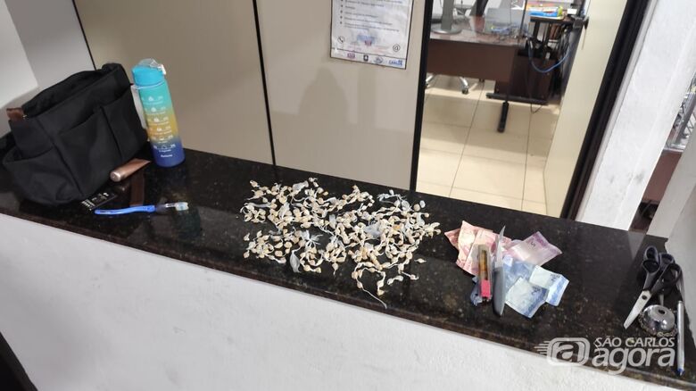 ROCAM detém homem por tráfico de drogas no Pacaembu - Crédito: Maycon Maximino