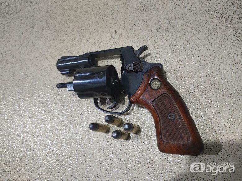 Homem é preso por ameaça e posse de arma no Jardim Hikare -