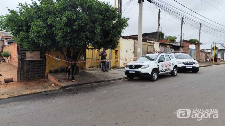 Homem é encontrado morto com facada no pescoço no Antenor Garcia - Crédito: Maycon Maximino