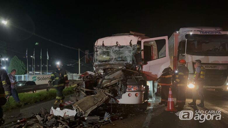 Veículo ficou destruído  - Crédito: Flavio Fernandes 