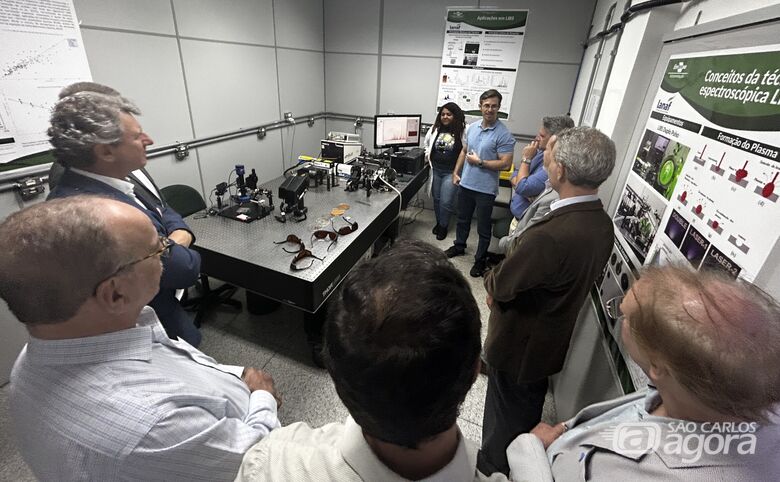 Patenteada pela Embrapa e licenciada para a Agrorobótica, a tecnologia LIBS foi apresentada aos participantes do projeto Carbono Xingu - Crédito: Edilson Fragalle