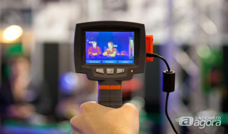 Pesquisadores do IFSC/USP São Carlos estudam vidros inovadores - Crédito: Saumya Gupta