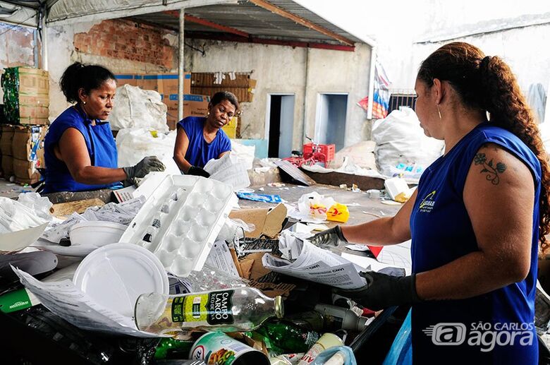 Coleta seletiva: ação otimiza manejo do lixo, traz benefícios ambientais e pode também ter fins econômicos e sociais - Crédito: Foto: Elizabeth Nader/Prefeitura de Vitória/Agência Senado