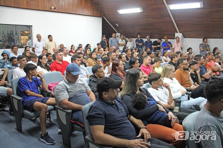 Pais durante o encontro realizado pelo Grêmio São-carlense - Crédito: Fernando Zanderin Júnior