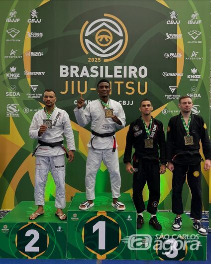 Leandro Camilo conquista medalha de prata no Campeonato Brasileiro de Jiu-Jítsu 2025 -