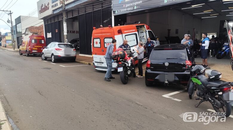 Garupa recebe atendimento após sofrer trauma nas pernas - Crédito: Maycon Maximino