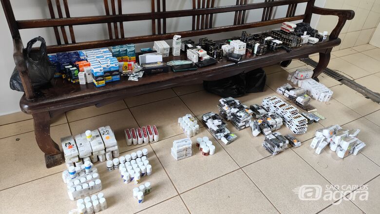 Psicotrópicos, remédios abortivos e até anabolizantes foram apreendidos pela PM - Crédito: Maycon Maximino