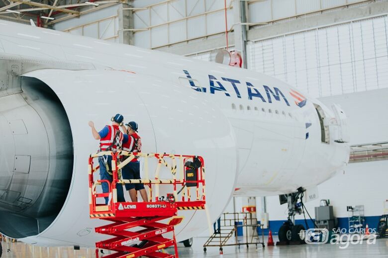 LATAM acaba de anunciar a abertura de mais de 300 vagas de trabalho em manutenção aeronáutica no Brasil - Crédito: divulgação