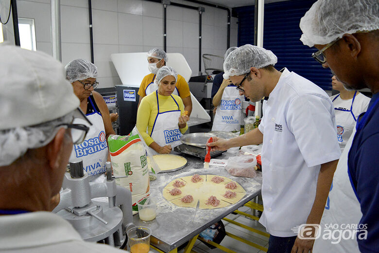 Fabricação de pizzas é um dos cursos oferecidos pela Prefeitura - Crédito: Matriacursopizza