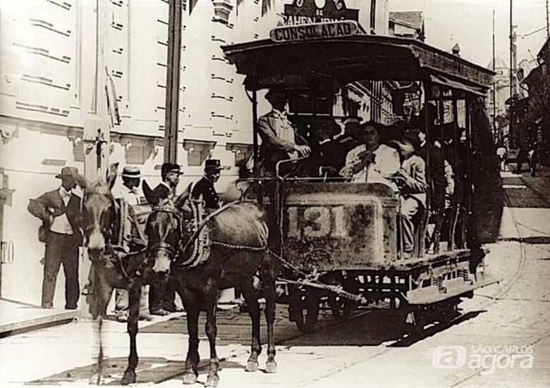Imagem: Bonde de tração animal na cidade de São Paulo, 1900 - Crédito: Arquivo Fundação Pró Memória   (Disponível em https://antigamente7.webnode.com/)